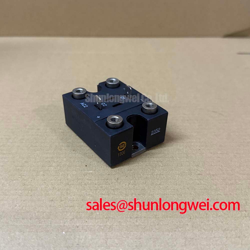 Real Photo of M505013F